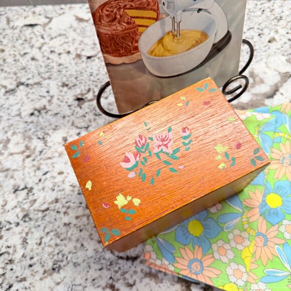 Vintage Kitchen Bundle, Recipe Box - Chicken Easel - Retro Napkins - - Picture 10 of 17